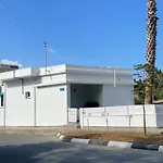 בית הארחה Apollo By Albert's
