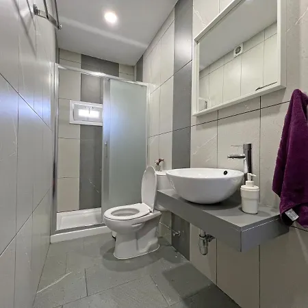 Apollo By Albert's 招待所