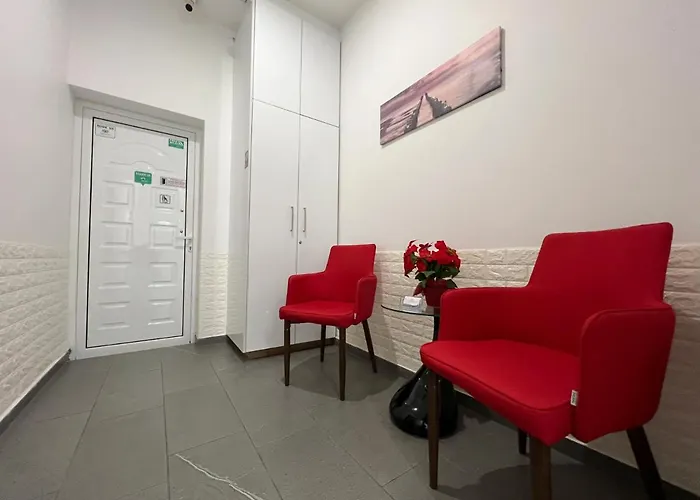 Apollo By Albert's Larnaca