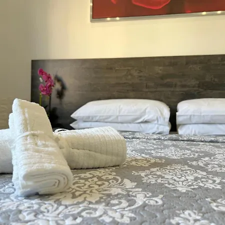 Apollo By Albert's 3*