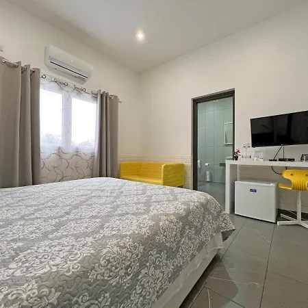 Apollo By Albert's Pensión Lárnaca