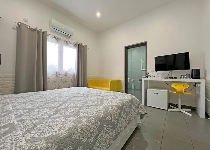 Apollo By Albert's Pensiune Larnaca